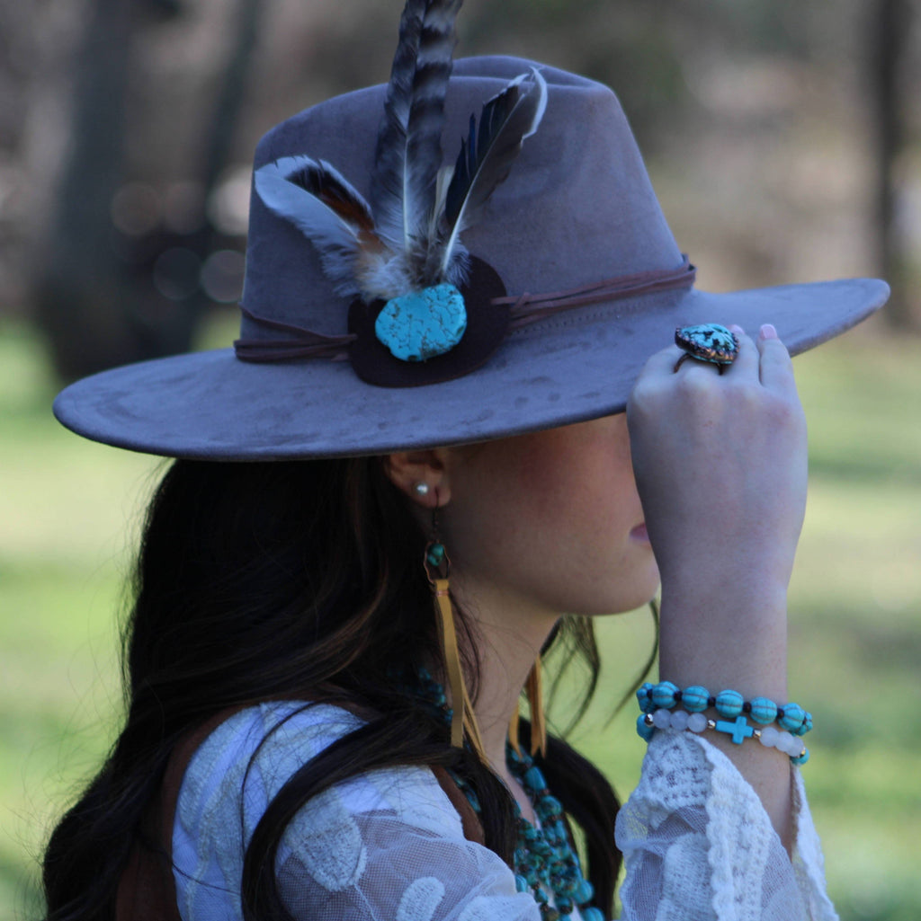 **Turquoise Blue Melon Beaded Stretch Bracelet - The Jewelry Junkie