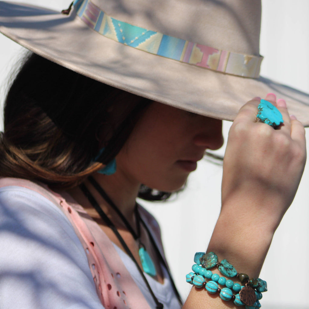 **Turquoise Blue Melon Beaded Stretch Bracelet - The Jewelry Junkie